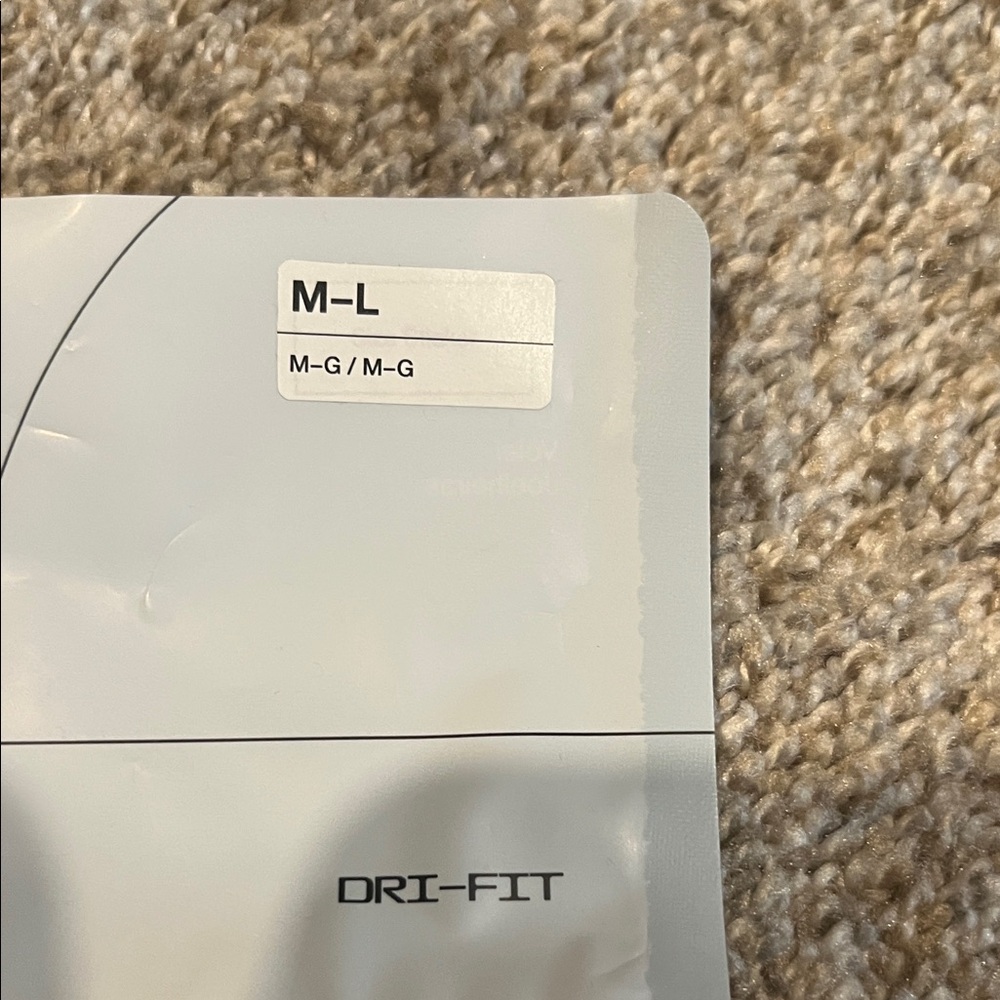 Nike Black Knee Pads with White Logo - Picture 2 of 3